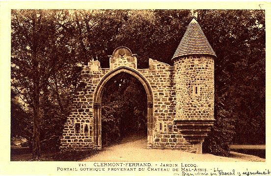 La porte de Bien-Assis restaurée au jardin Lecoq